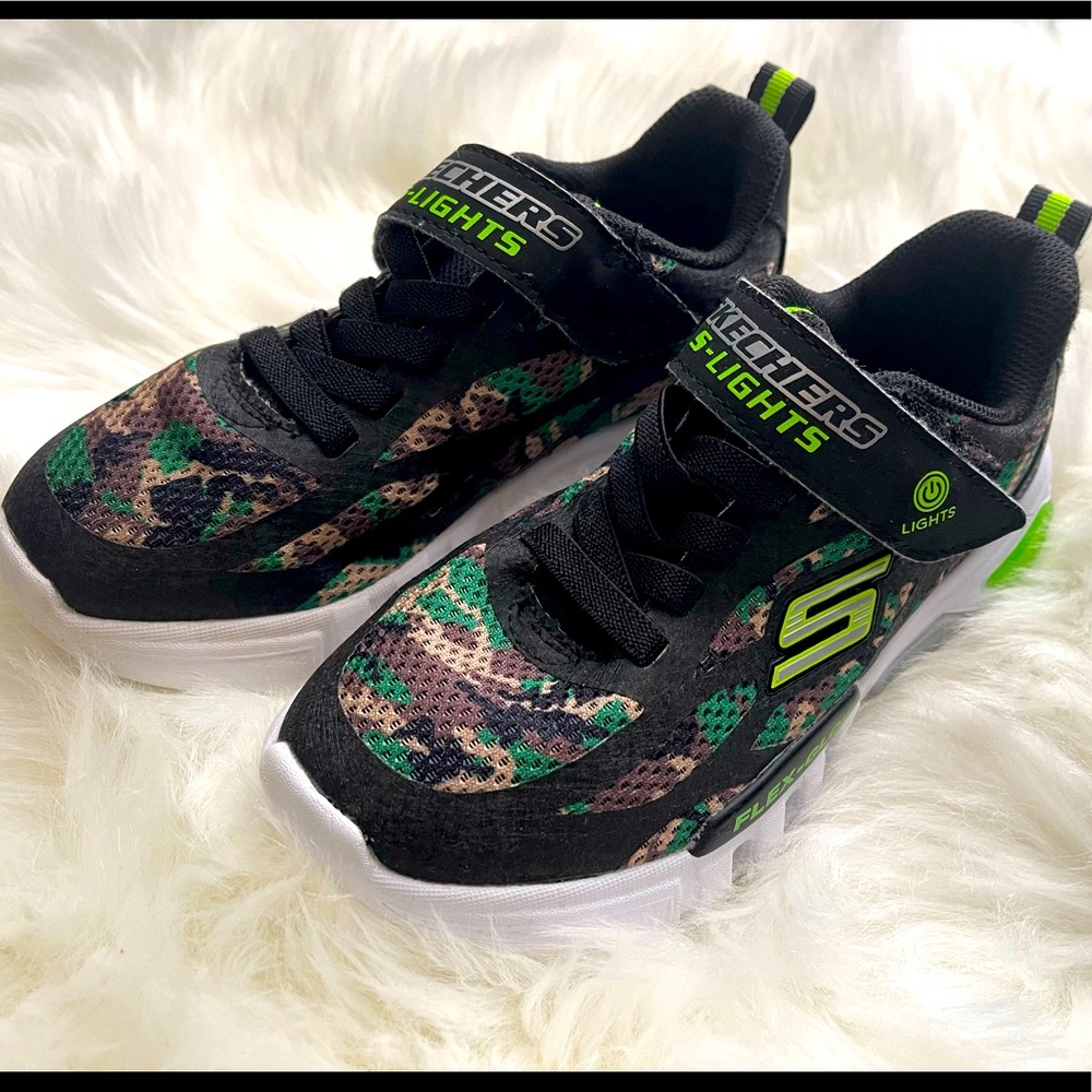 Boys Sketchers